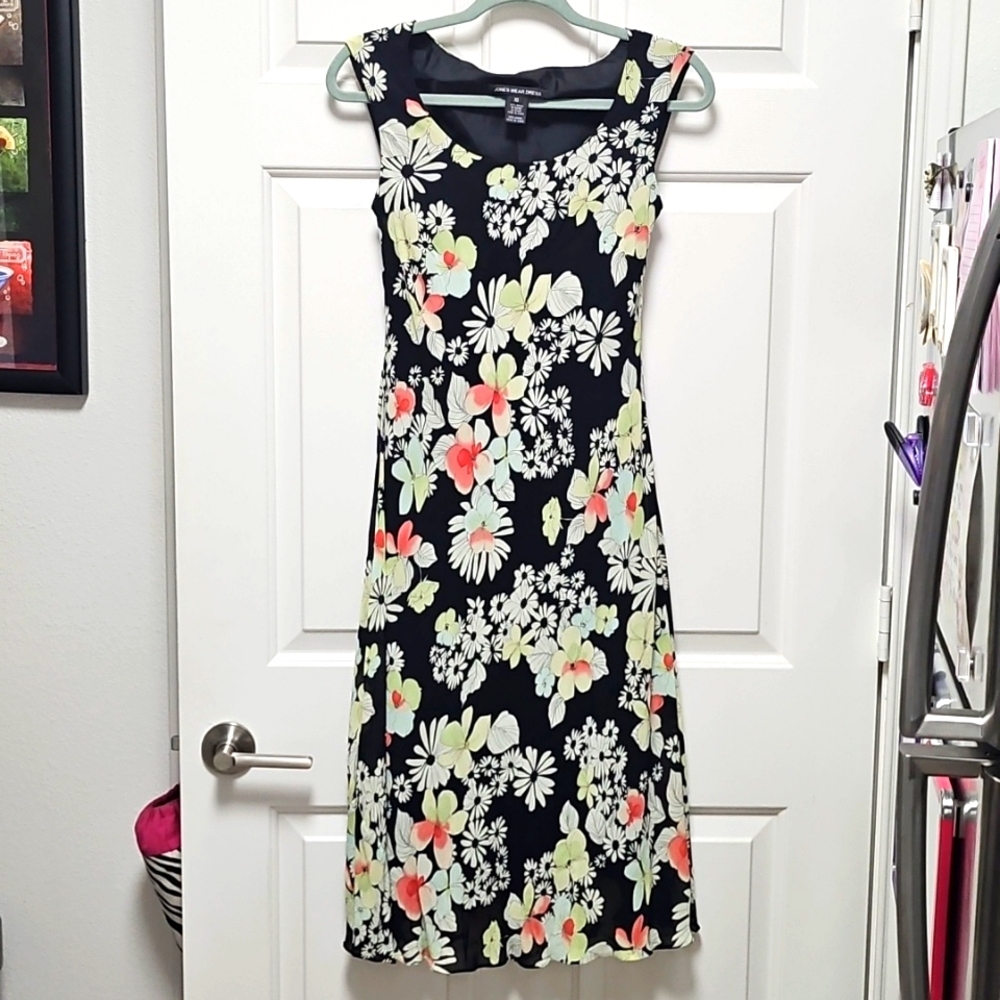 ✨️Jones Wear Dresses Floral Print Fully Lined Slighty Flowy Flared Hem Size 10